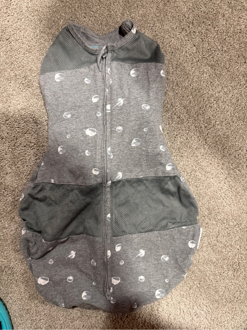 Happiest baby swaddle size small gray